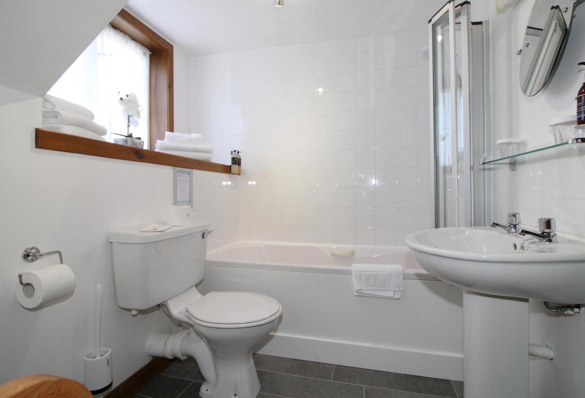 Temple View Hotel Carinish Экстерьер фото