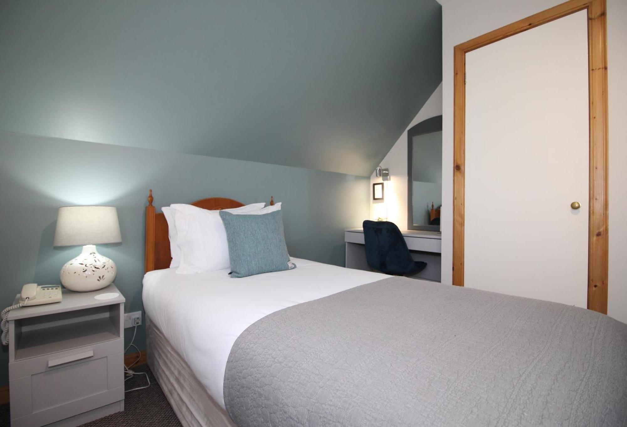 Temple View Hotel Carinish Экстерьер фото